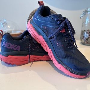 Women’s HOKA Challenger ATR 6 Size 9W Navy/Salmon/Purple Gore-Tex Trail Running